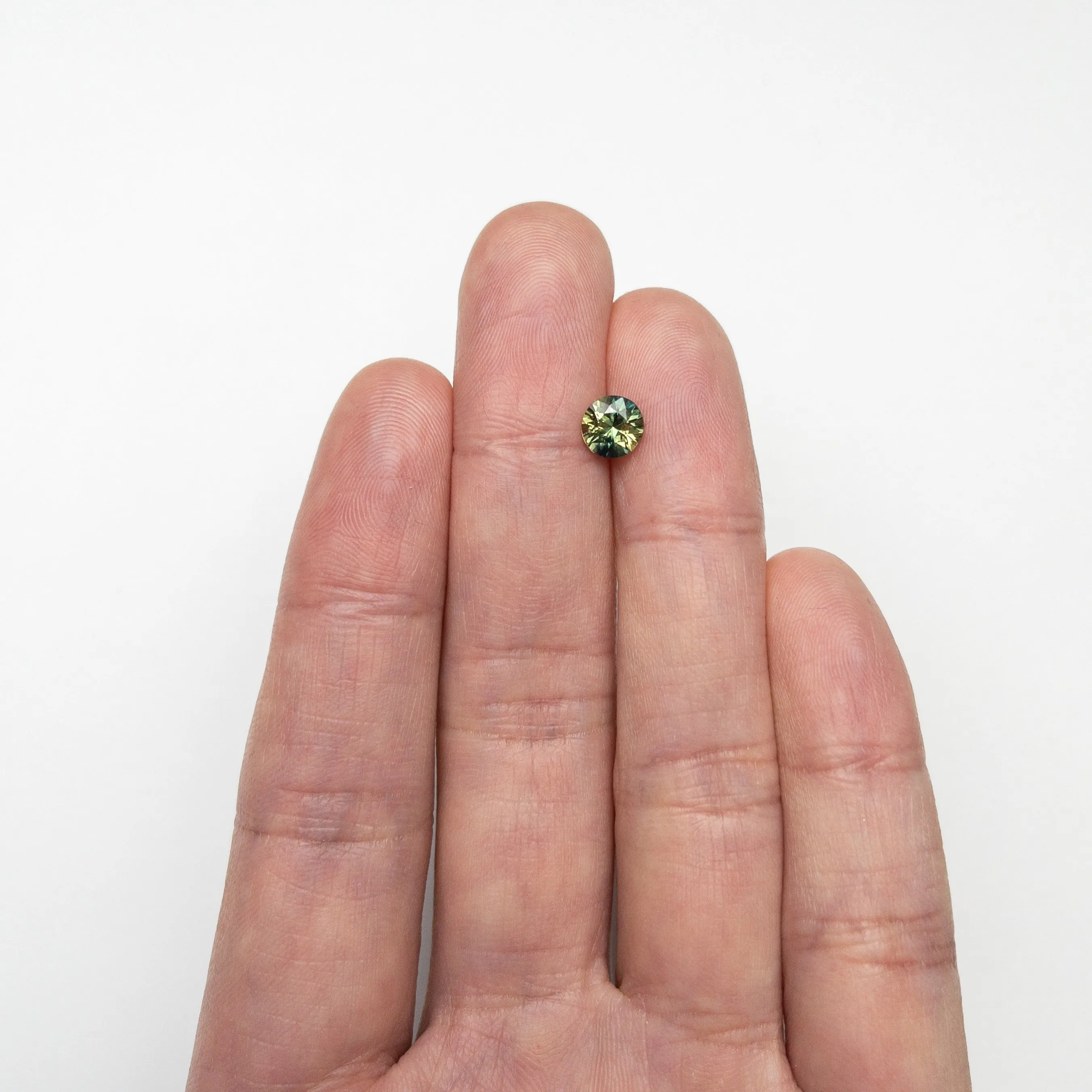 1.06ct 6.14x6.01x4.04mm Round Brilliant Sapphire 23806-24