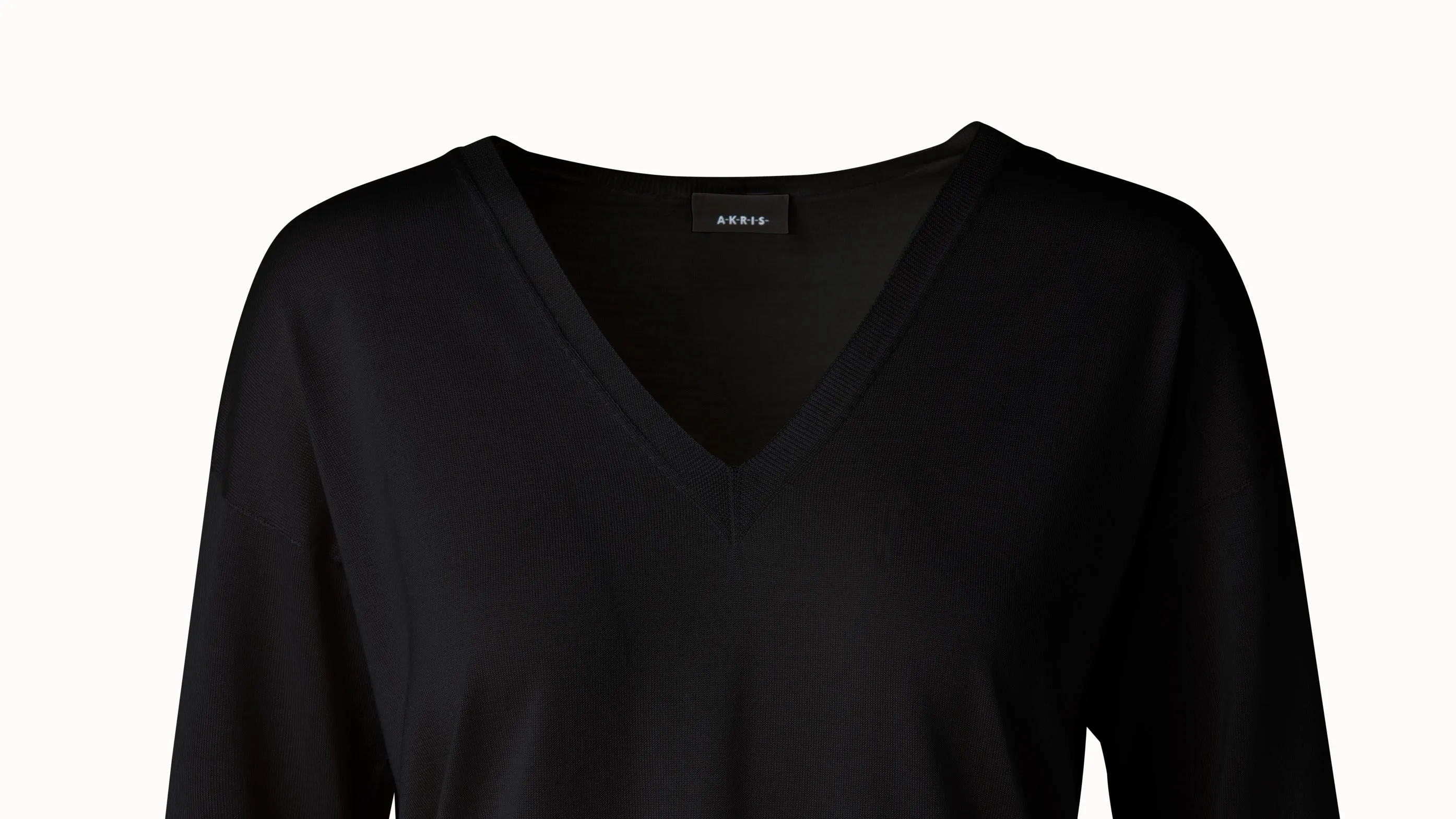 Cashmere silk fine gauge v-neck knit