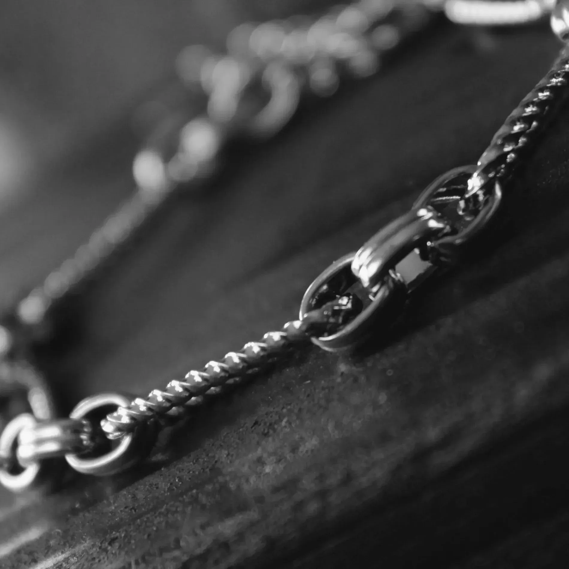 Courage Waterproof Oval Ripple Link Bracelet Silver Plating