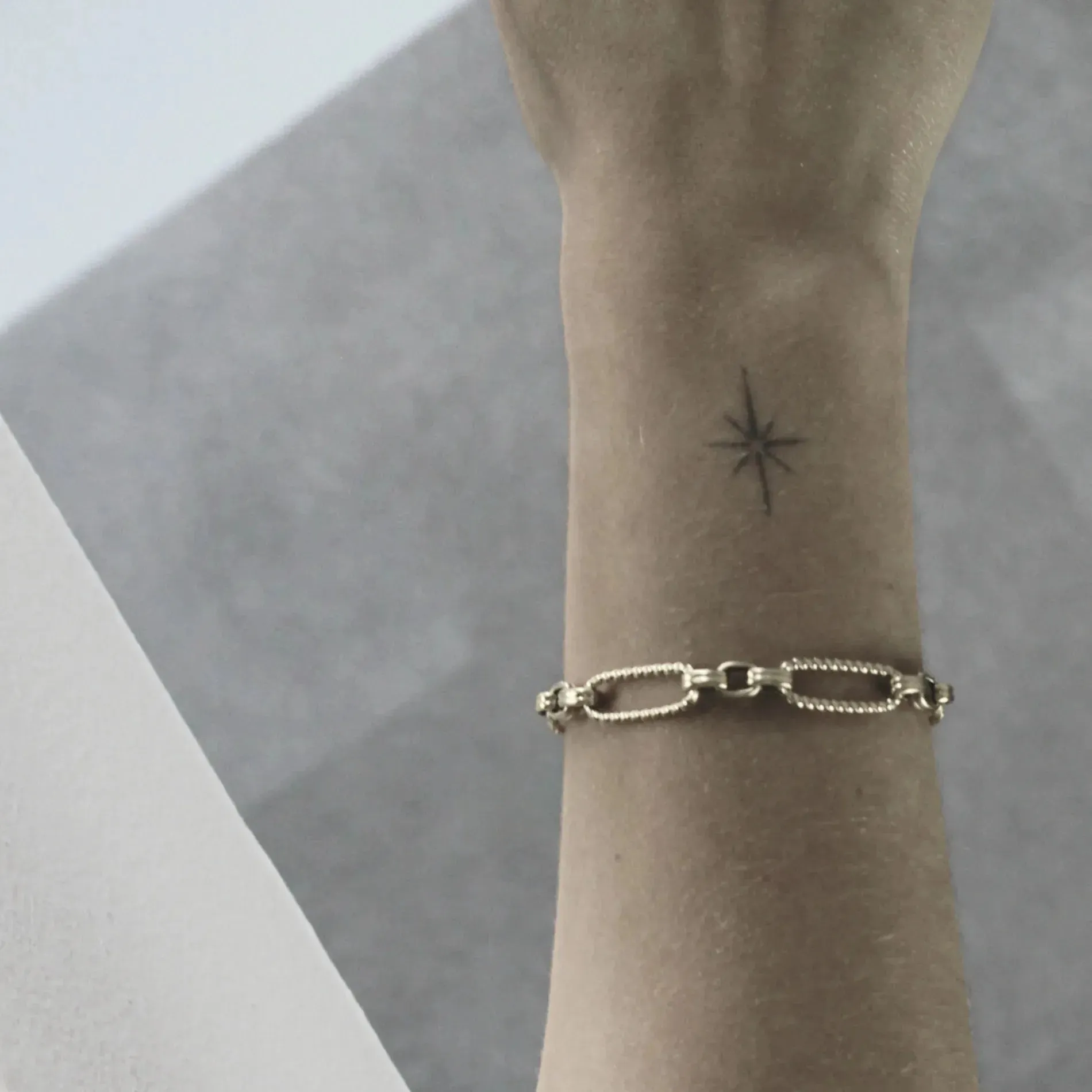 Courage Waterproof Oval Ripple Link Bracelet Silver Plating