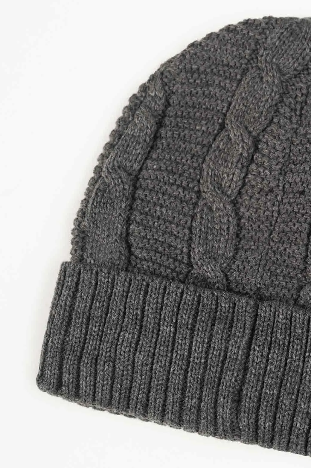 KNITTED NO-STATIC BEANIE