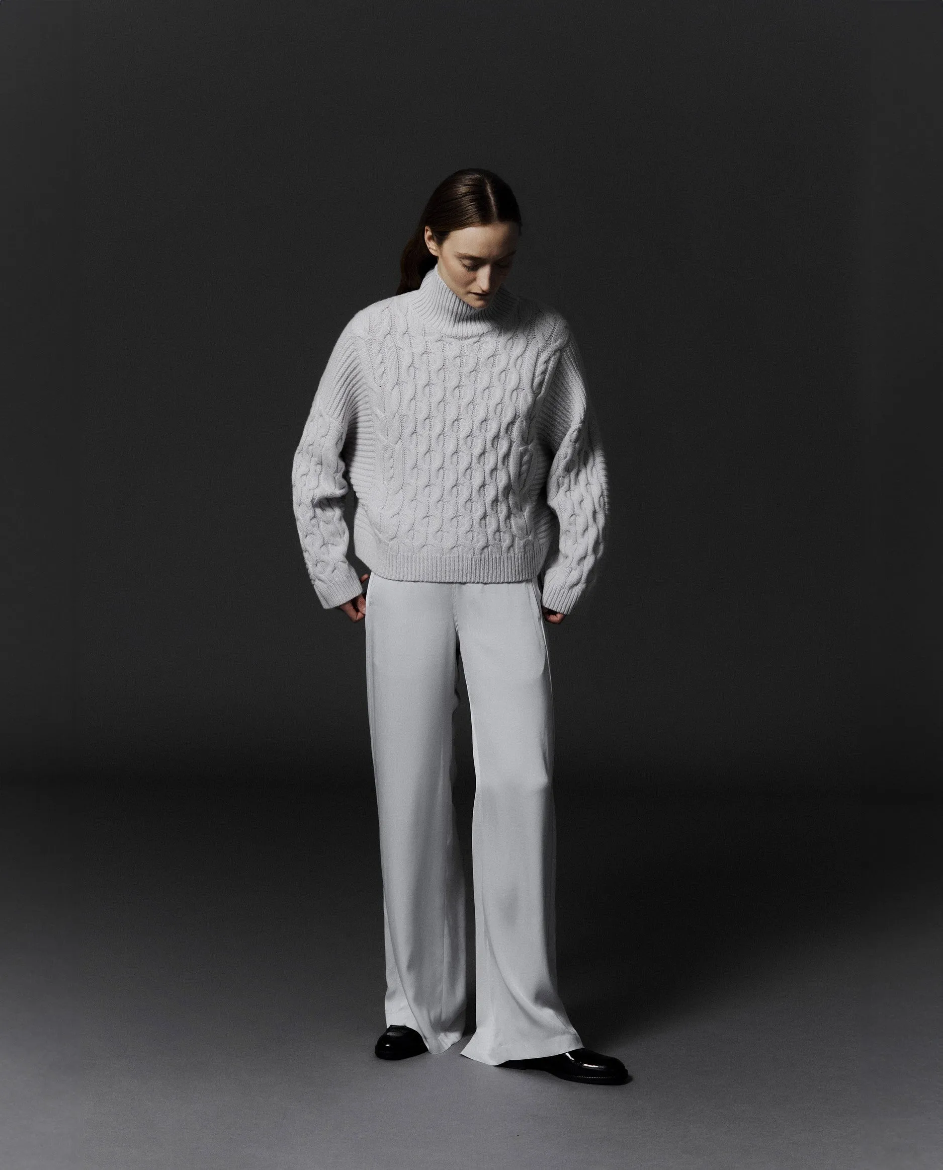 Stehkragen Pullover aus Cashmere-Mischung in Beige