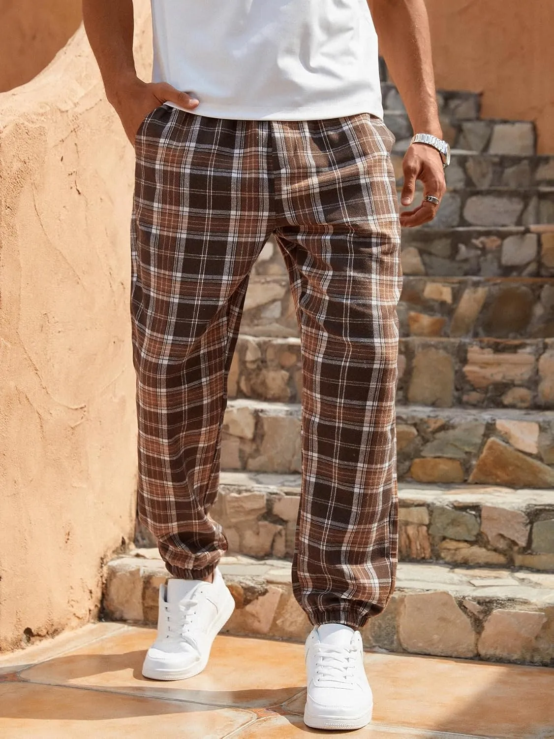 WDIRARA Men's Plaid Print Drawstring Waist Pants Loose Fit Casual Jogger with Pocket