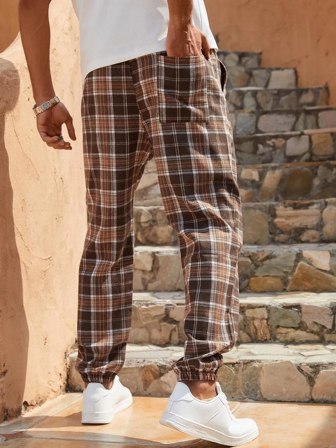 WDIRARA Men's Plaid Print Drawstring Waist Pants Loose Fit Casual Jogger with Pocket