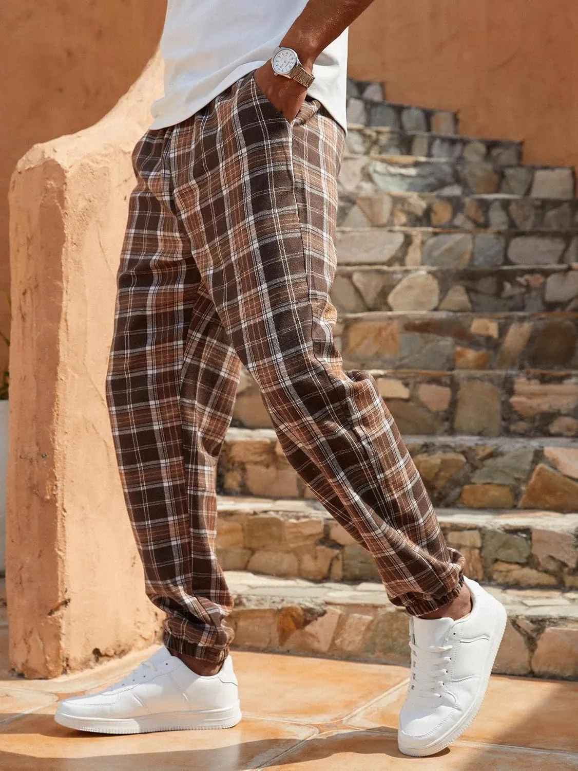 WDIRARA Men's Plaid Print Drawstring Waist Pants Loose Fit Casual Jogger with Pocket